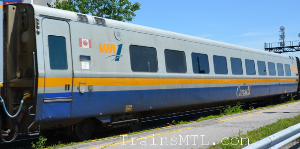 Passenger car VIA 3470 right side  / Wagon de passager VIA 3470 coté droit